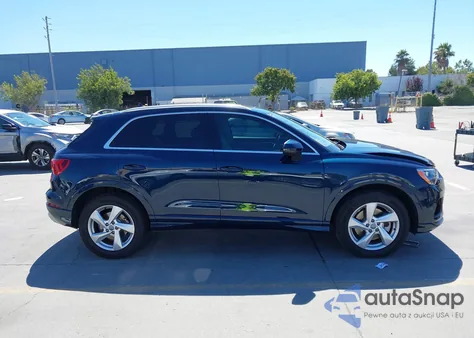 2020 Audi Q3 Premium 45 Tfsi Quattro Tiptronic z USA, uszkodzony, nr VIN WA1AECF3XL1119756